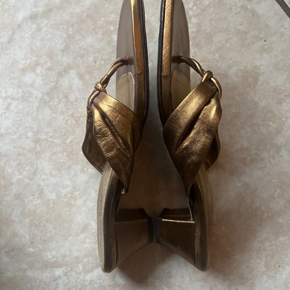 Two pairs of Taryn Rose Sandals - 37.5 (size 7) - Picture 6 of 7